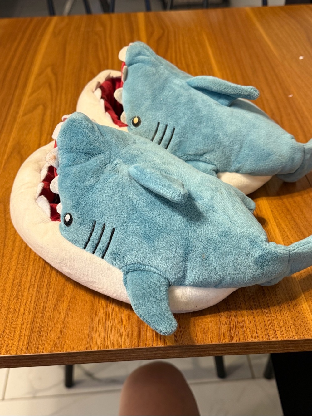 Shark slippers - Picture 1 of 4